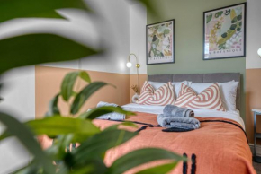 WINTER SPECIAL OFFER!! 3-BR Modern Luxurious Townhouse , Sleeps 8, Central Location with Free On-Street Parking Permit - by Blue Puffin Stays